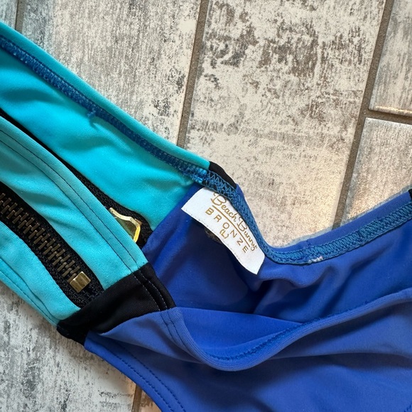 Beach Bunny Bikini - L - Picture 3 of 8